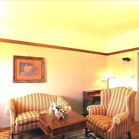 Hotel&Ristorante Miramonti Palazzo Storico Ριέτι Εξωτερικό φωτογραφία