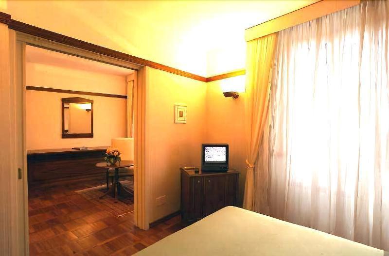 Hotel&Ristorante Miramonti Palazzo Storico Ριέτι Εξωτερικό φωτογραφία