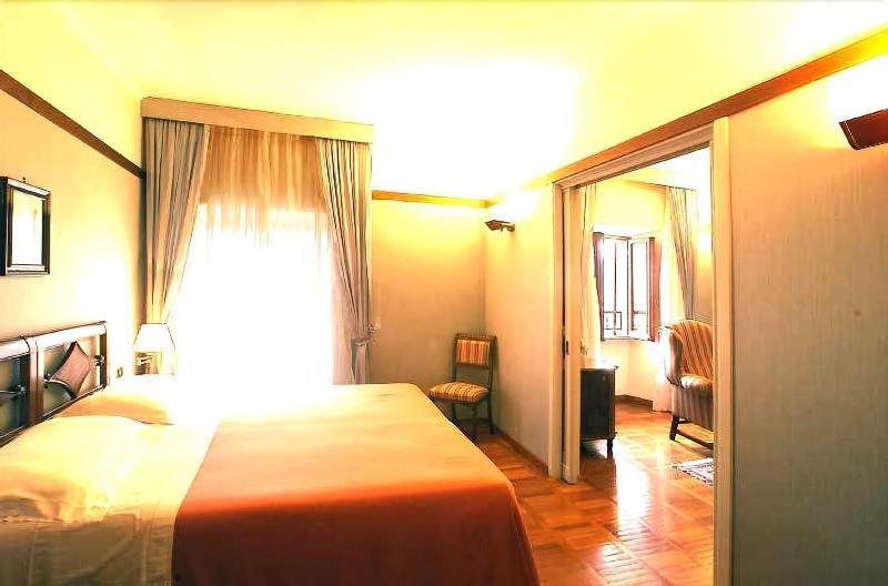 Hotel&Ristorante Miramonti Palazzo Storico Ριέτι Εξωτερικό φωτογραφία