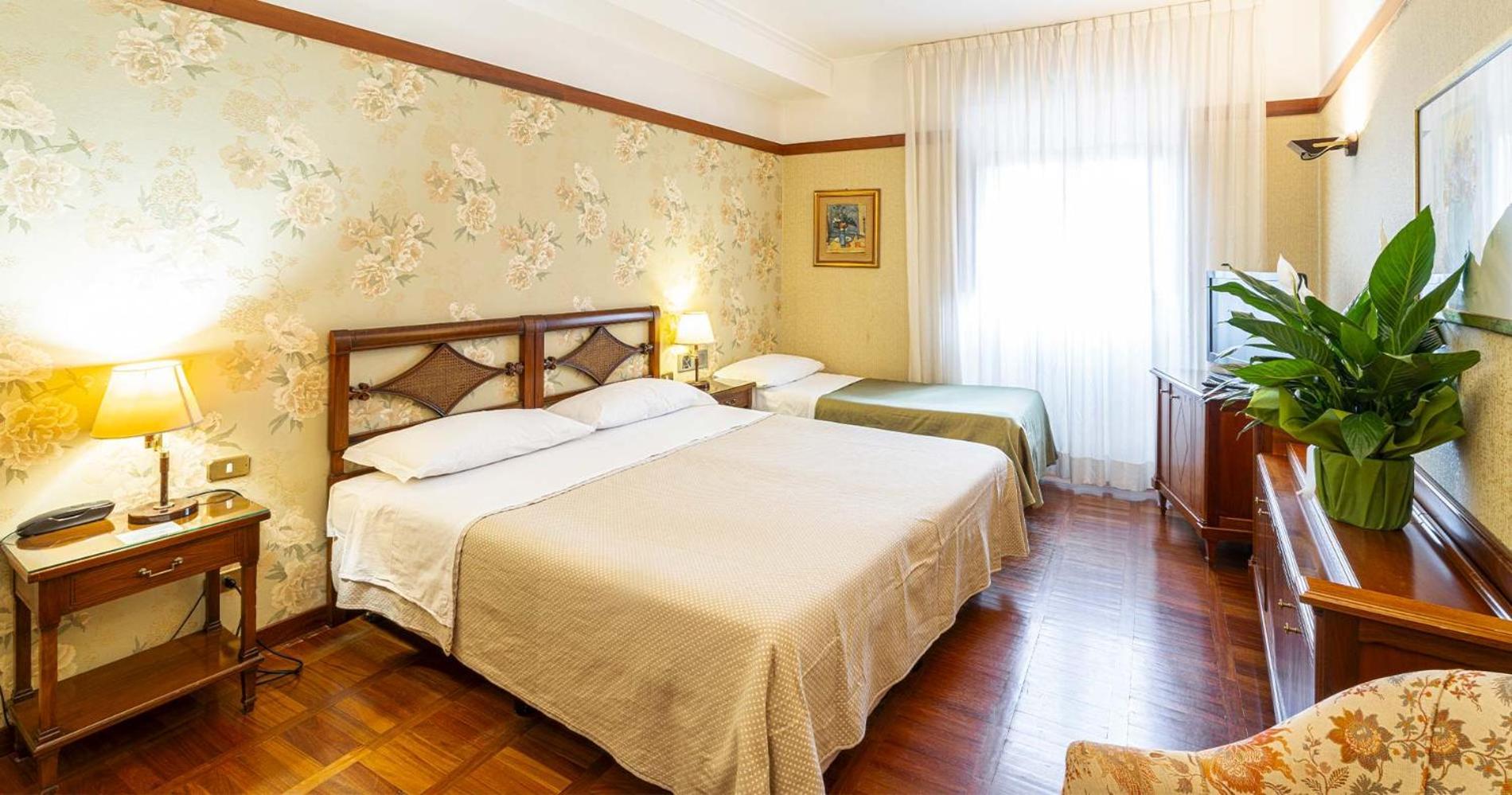 Hotel&Ristorante Miramonti Palazzo Storico Ριέτι Εξωτερικό φωτογραφία