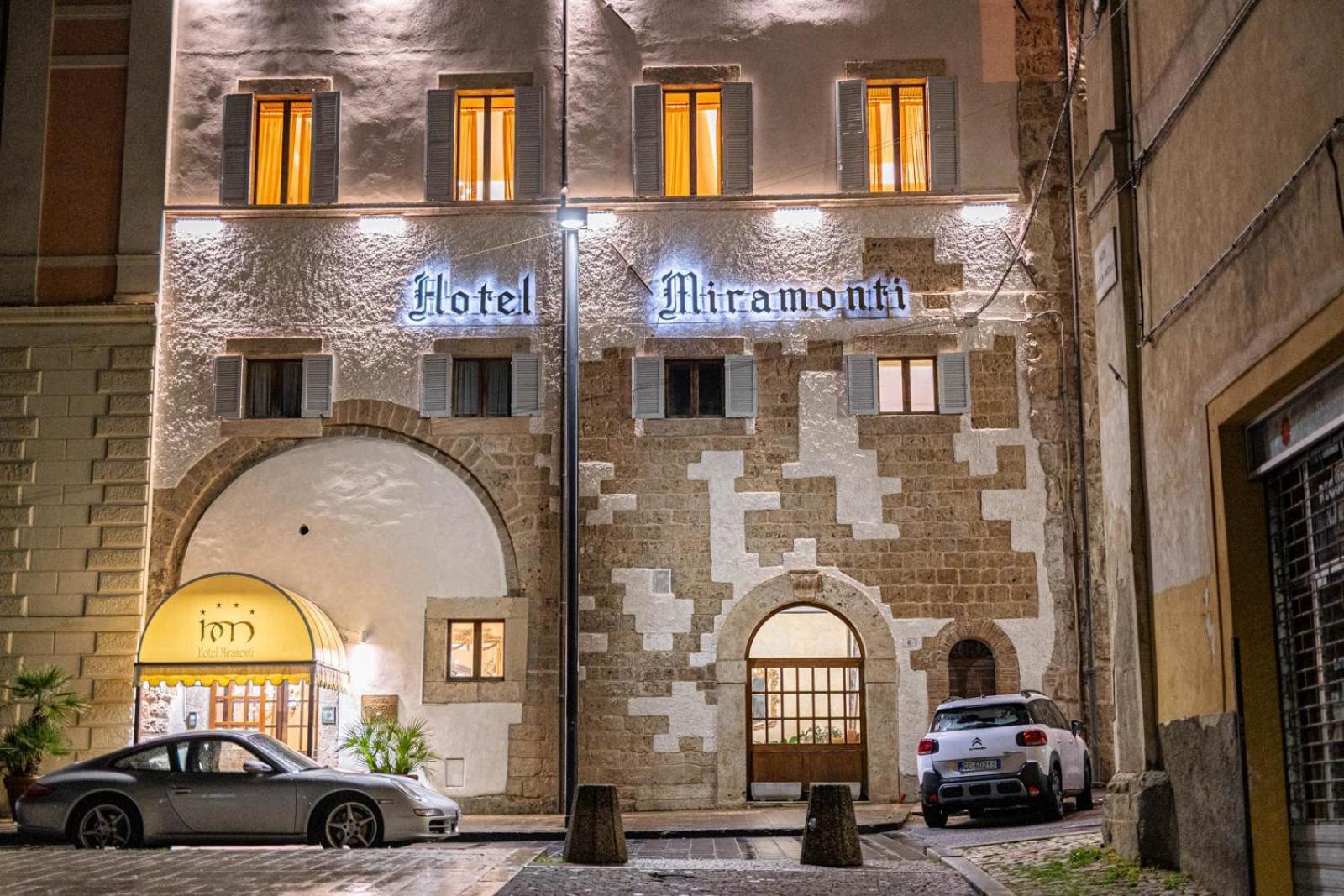 Hotel&Ristorante Miramonti Palazzo Storico Ριέτι Εξωτερικό φωτογραφία
